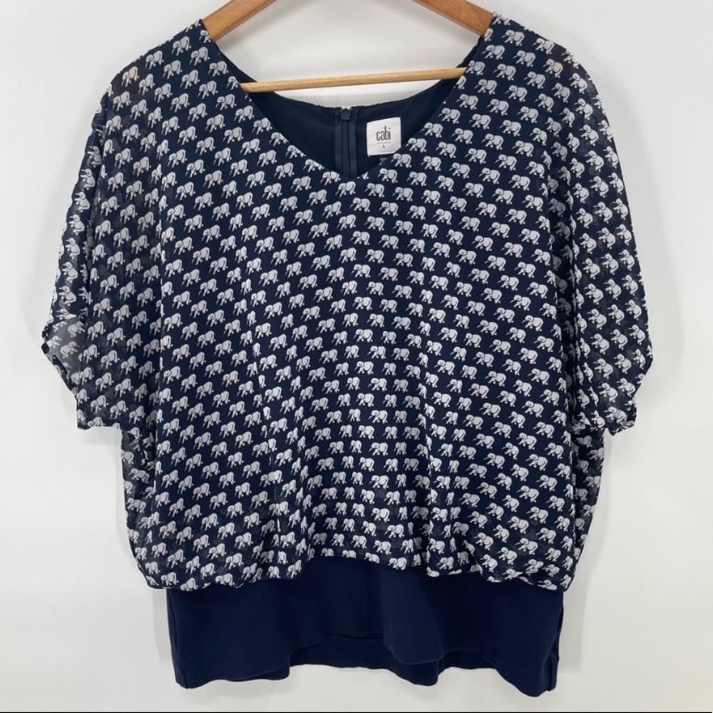 Cabi Parade Blouse Top Size Large Elephant Print Style# 5345 Blue White